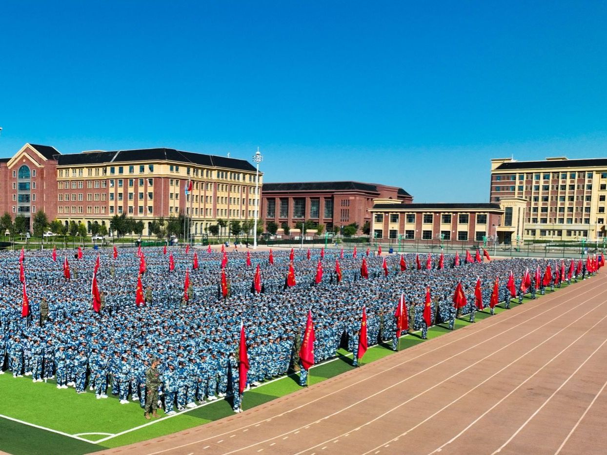 beat365在线唯一官网举行2023年学生国防教育暨军事技能训练动员大会